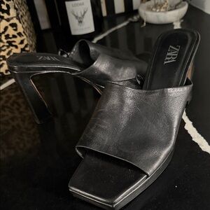Zara Women's Black Leather Mules